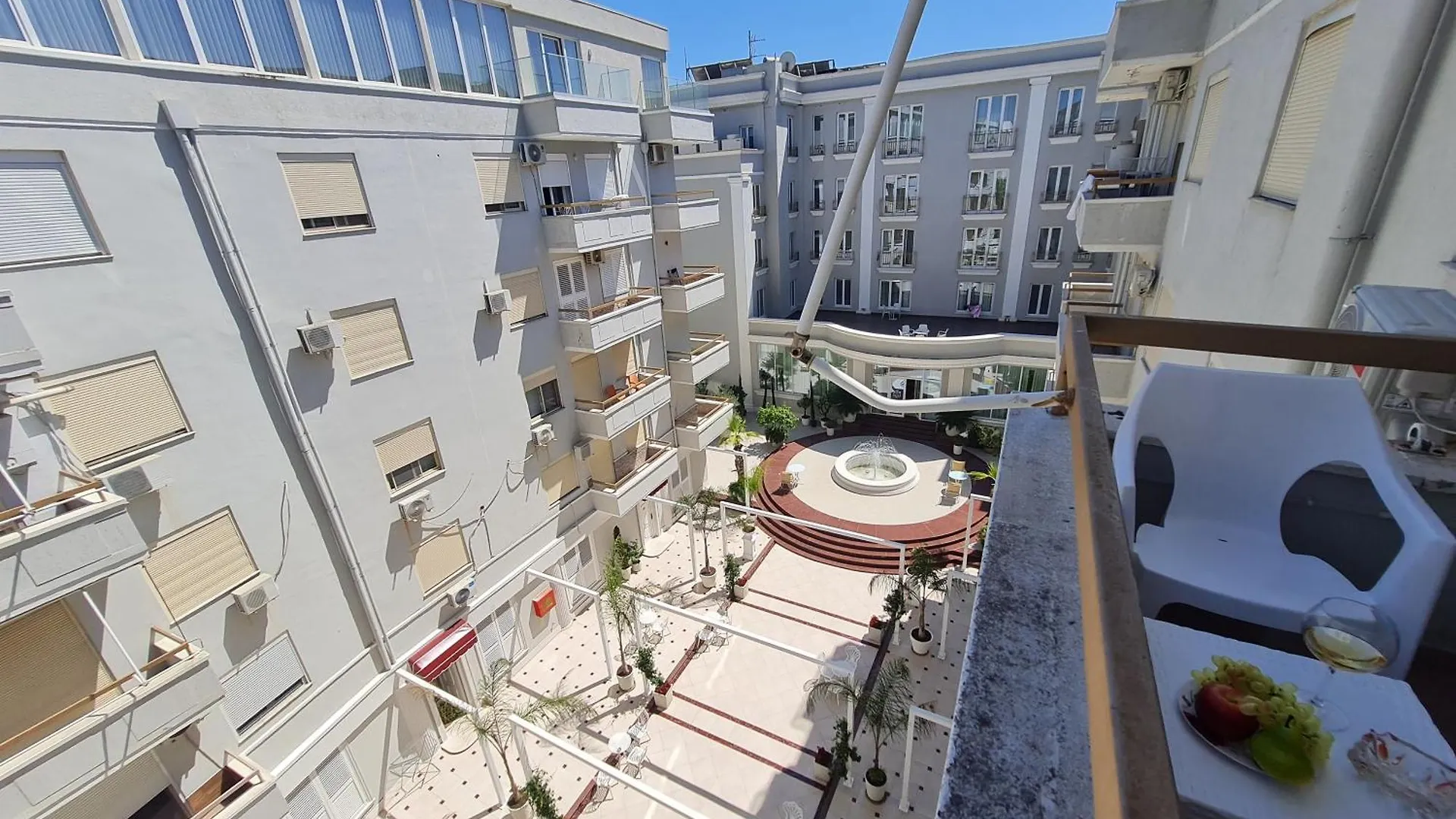 Sara-El Seaside Apartment Dıraç Arnavutluk